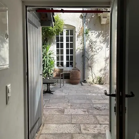 Le Bonheur De La Campagne A La - Grand En Plein Coeur De La Nîmes